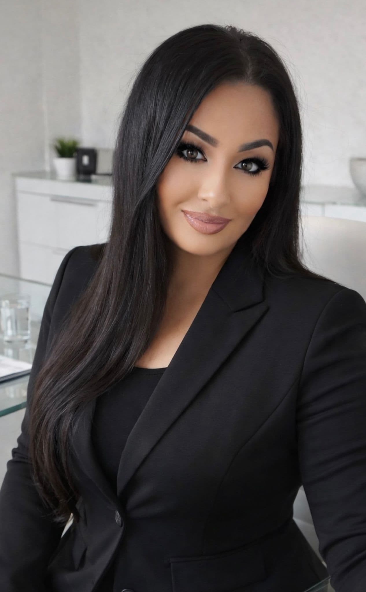 Ljutvije Mersim - Versicherungsberaterin